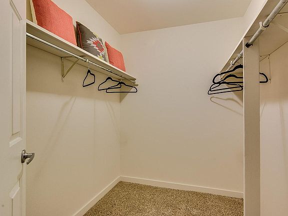 5th image of 645 Lake St