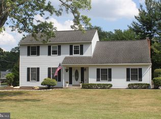 3 Robin Rd, Exton, PA 19341