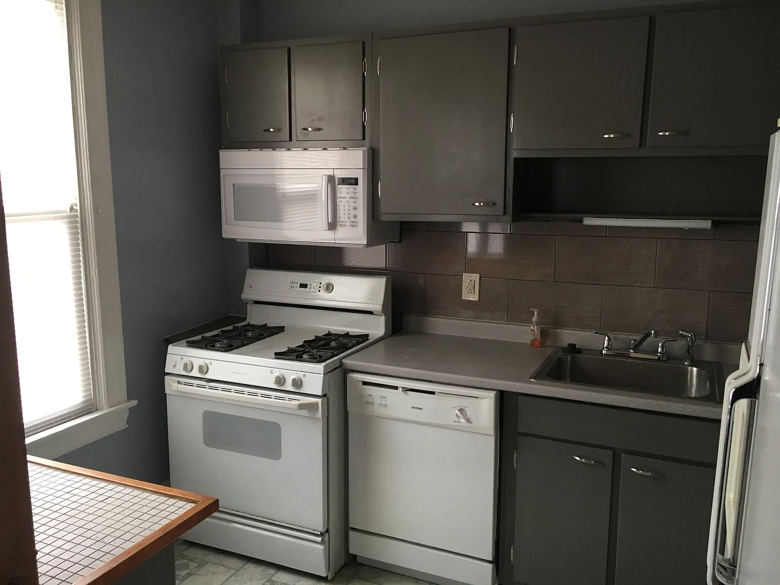 2 bed, 1200 sqft, $1,400 — Photo 4