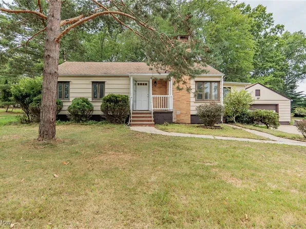 6114 Crossview Rd, Seven Hills, OH 44131