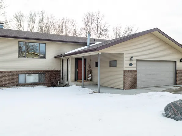 221 Estevan Dr, Bismarck, ND 58503