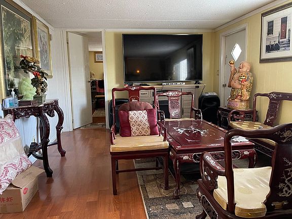 5th image of 1284 Four Seasons Blvd