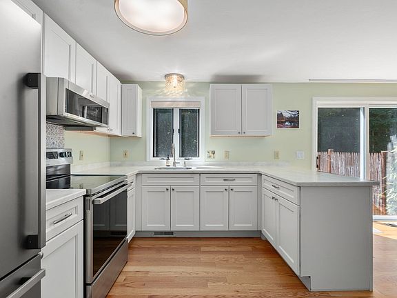 5th image of 55 Littleton Rd Unit 11B
