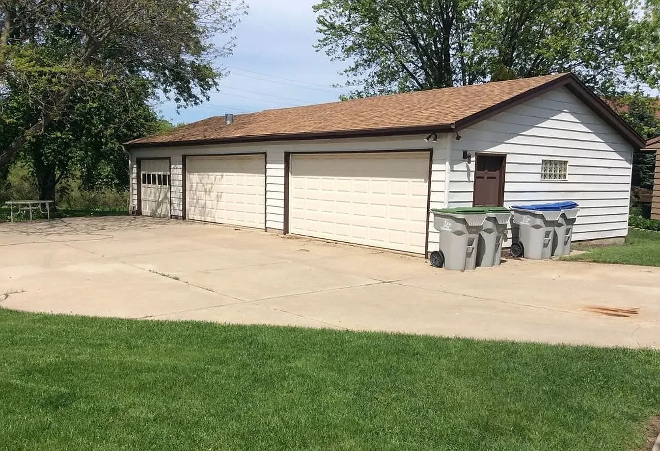 1506 W Plainfield Ave — Photo 3