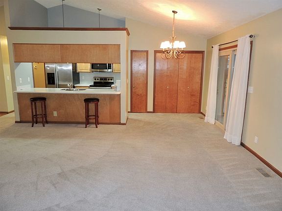 4th image of 3860 Baldwin Ave