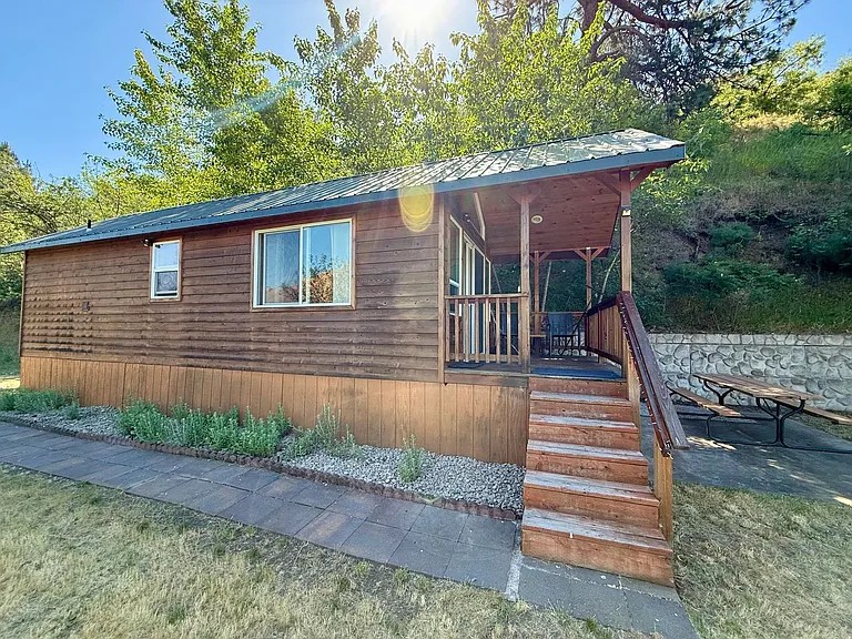 24245 Hewett Rd — Photo 30