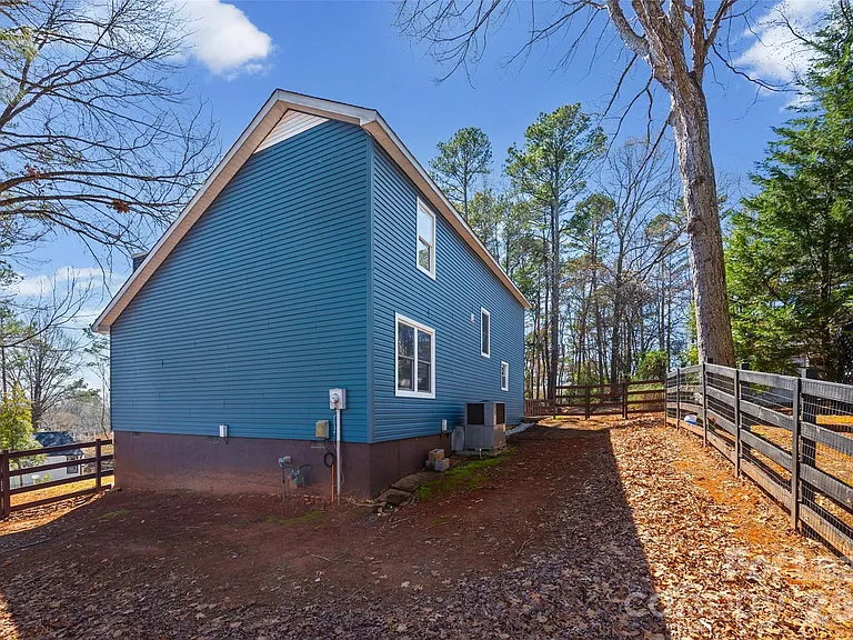 16149 Horoa Ct — Photo 27