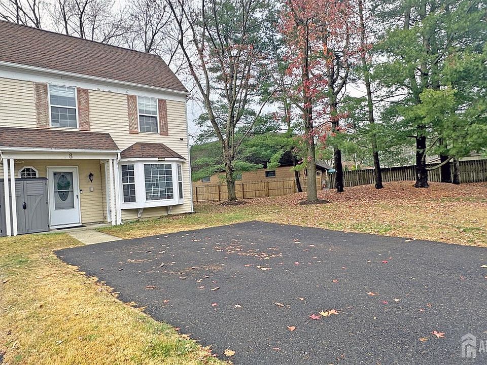 1st image of 8 Cosgrove Ct