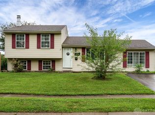251 Southerly Hills Dr, Englewood, OH