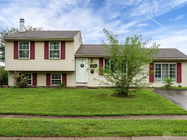 251 Southerly Hills Dr, Englewood, OH 45322