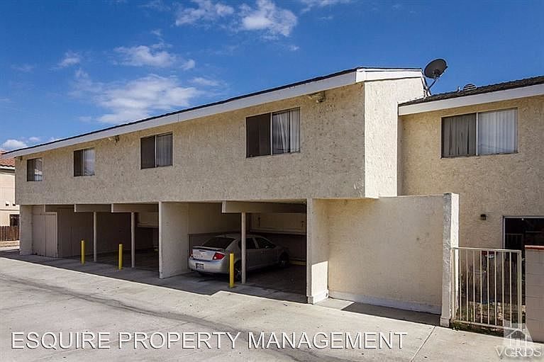 2nd image of 303 S Steckel Dr