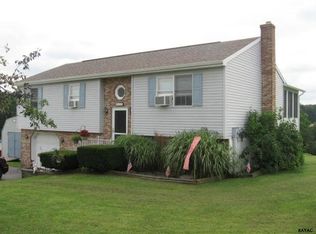 100 Morningside Dr, Red Lion, PA 17356