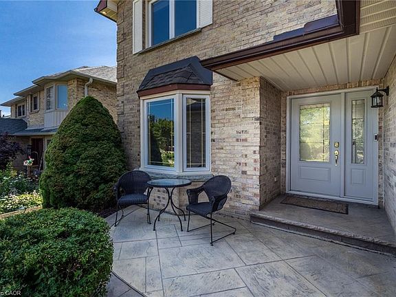4th image of 2188 Bader Cres