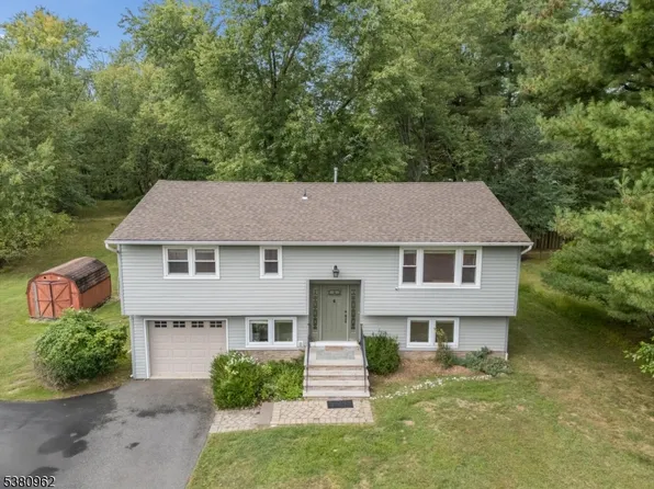 4 Furman Ln, Raritan Twp., NJ 08822