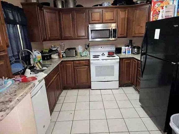 3rd image of 2515 2nd St