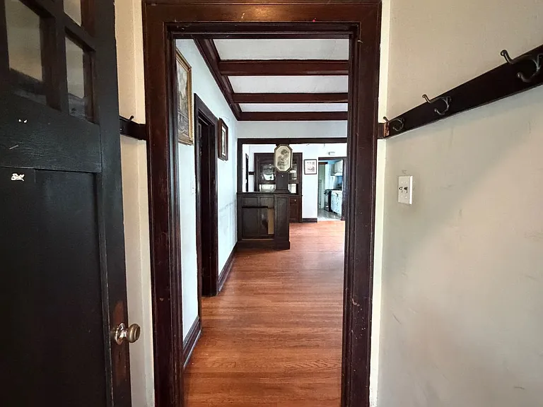 27 S Fulton Ave — Photo 4