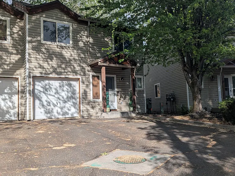 9 Sunridge Ln — Photo 2