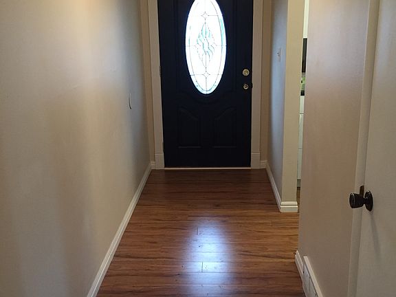 4th image of 832 Kentwood Dr