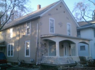 817 Jackson St, Aurora, IL 60505