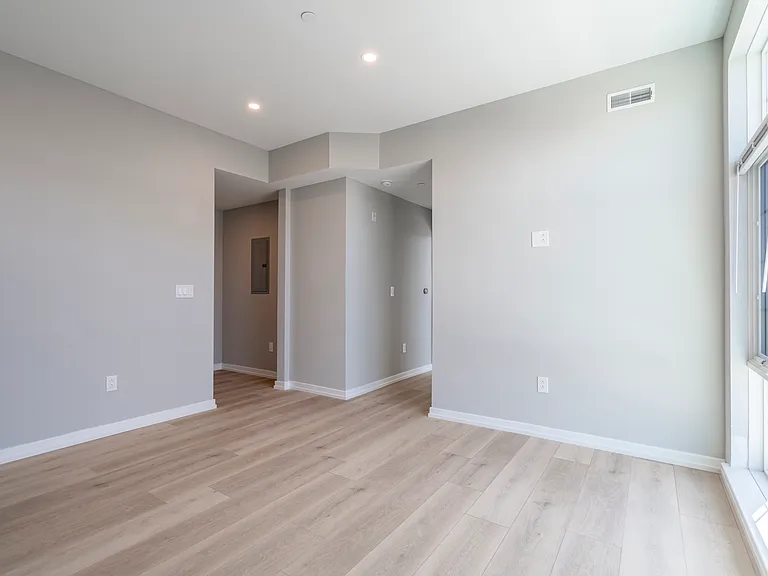 2401 Washington Ave — Photo 20