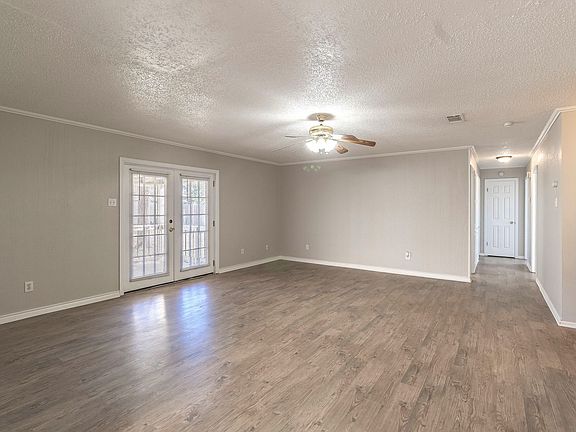 5th image of 4918 55th St