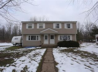10-12 Rose Cir, Hamlin, NY 14464