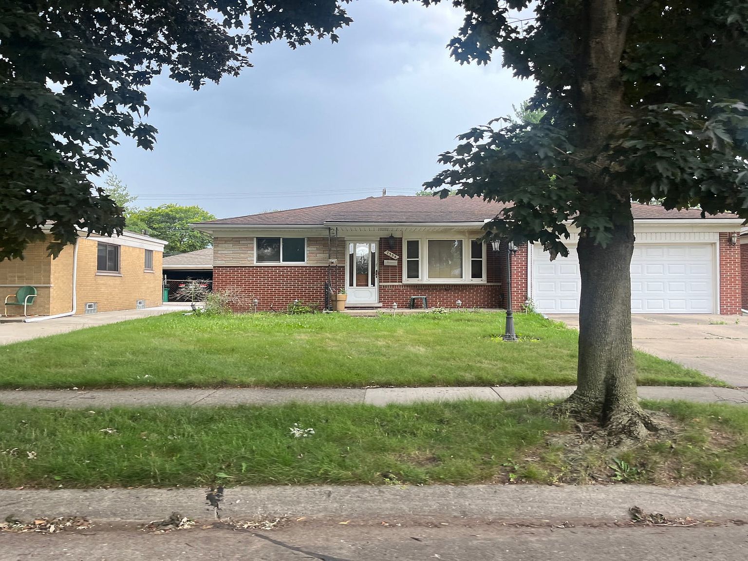 7354 Menge Ave, Center Line, MI 48015 | Zillow