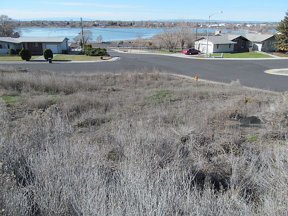 3rd image of 2003 S Beaumont Dr