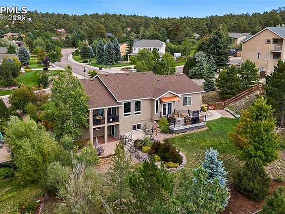 3rd image of 15110 Ridgefield Ln