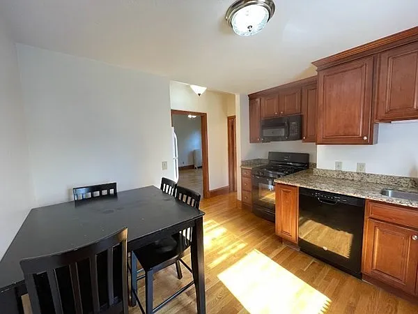 183 Front St #3 — Photo 9