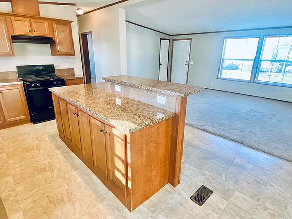 3rd image of 33079 Cedar Ct