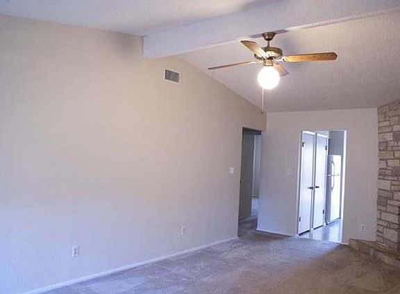 4th image of 704 Green Meadow Dr APT A