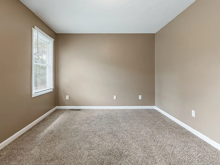 5049 Falling Creek Ln — Photo 10