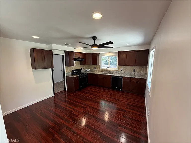 12291 Hampton Ave — Photo 6