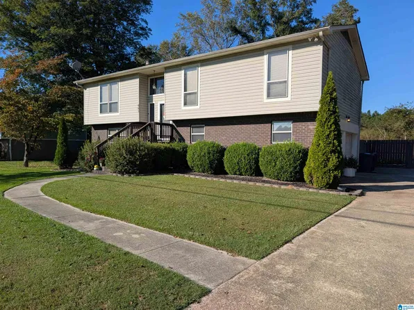 665 McClain Rd, Hueytown, AL 35023