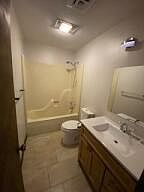 5th image of 1407 University Dr