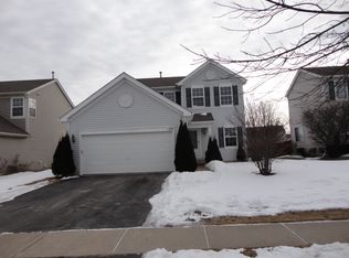 129 Woodland Park Cir, Gilberts, IL 60136