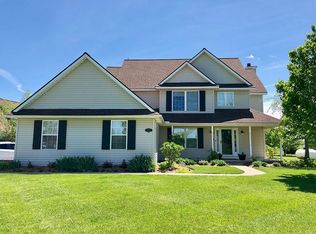 17195 Country Dr, Manchester, MI 48158