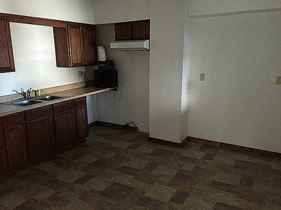 5th image of 510 W 3rd St