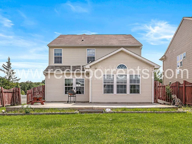 10031 Golden Dr — Photo 3