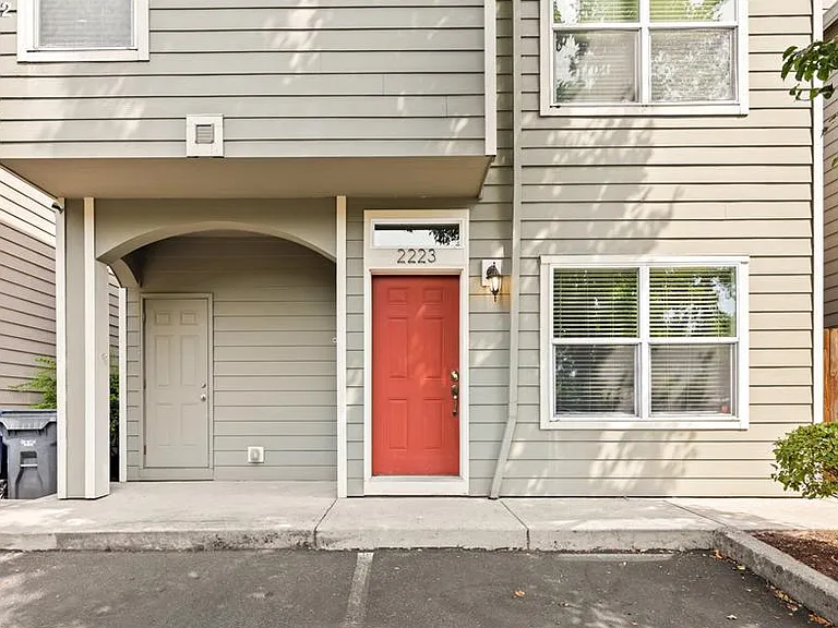 2223 SE 89th Ave — Photo 2