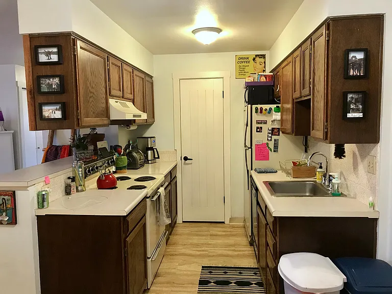 Kitchen (appliances aren't new but they work well & are in great condition!)