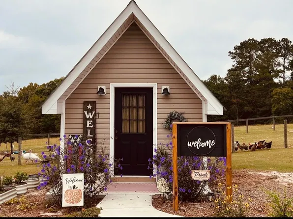 968 Gunter Pond Rd, Wagener, SC 29164