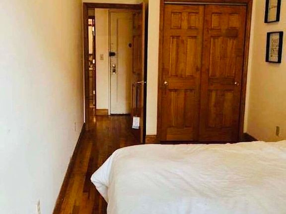 3rd image of 318 W 105th St APT 5