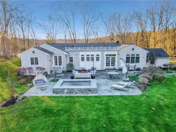 15 Trinity Pass Road, Pound Ridge, NY 10576