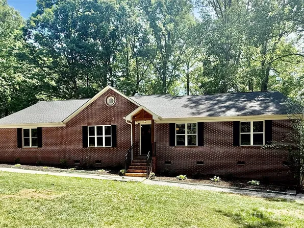 636 Wilderness Trl, Denver, NC 28037