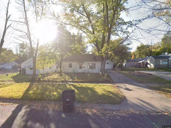 909 S Gomo St, Peoria, IL 61605