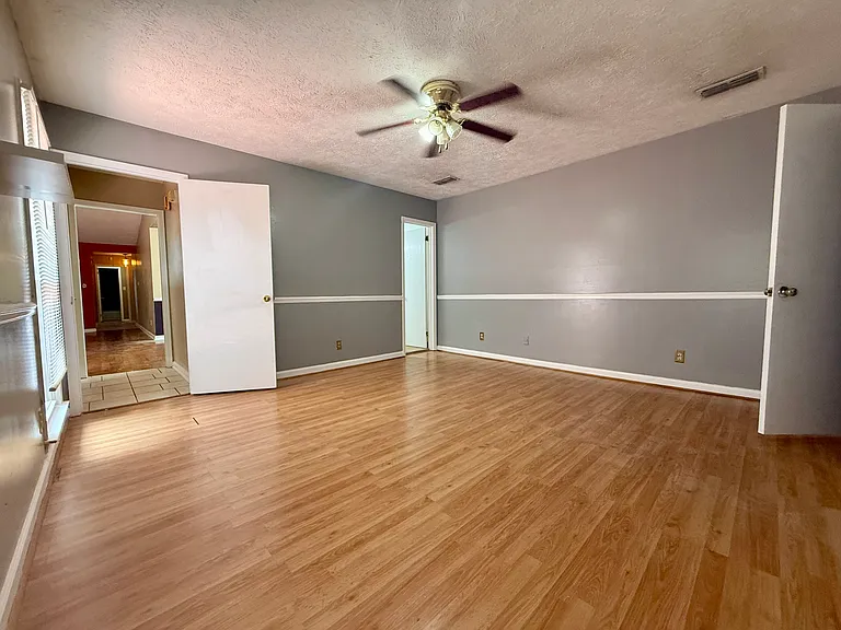 3040 Lynton Dr — Photo 10