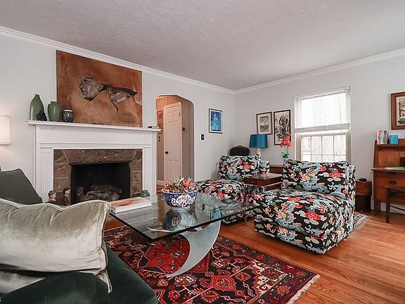 4th image of 20558 Beachwood Dr