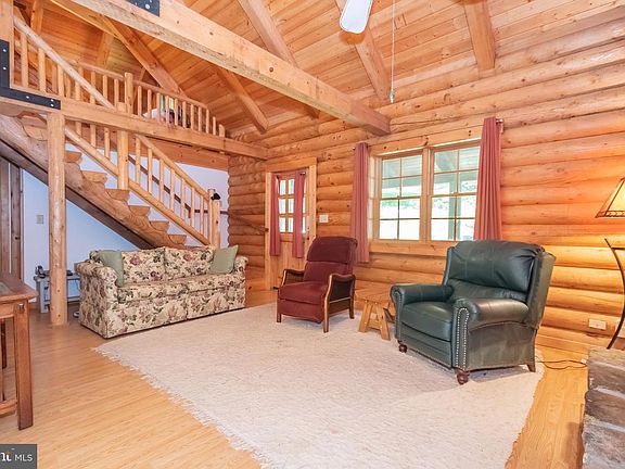 3rd image of 34 Shingle Camp Ter